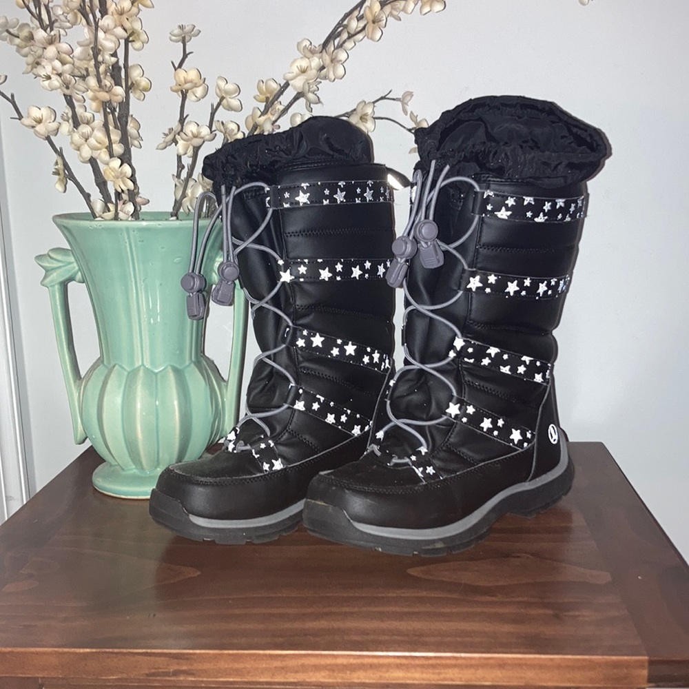 Lands End Kids Easy On Insulated Snowboots - EUC